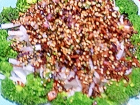 カリカリベーコンの大根サラダ